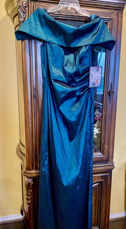 Emerald Evening  NEW Gown Size 10 