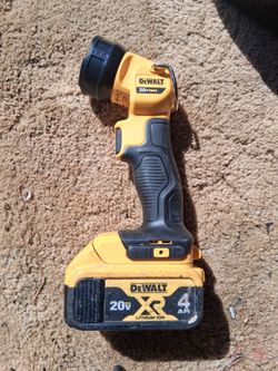 DeWalt 20V Max LED Work Light with 4Ah Battery