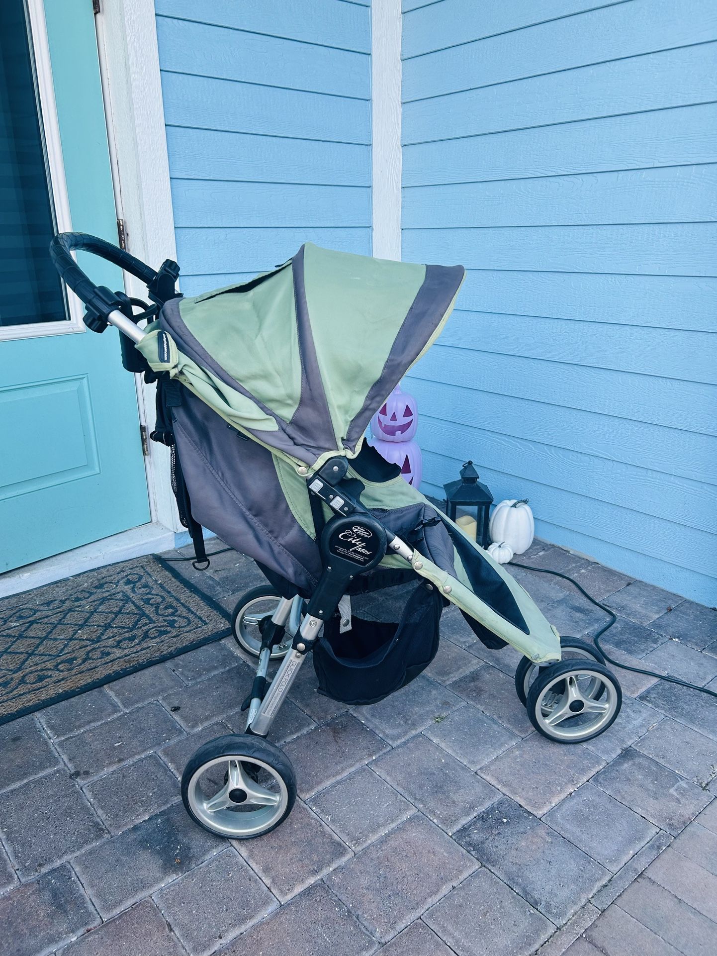 City Mini Single Jogging Stroller w/Raincover & Travel Bag -EXCELLENT condition!!