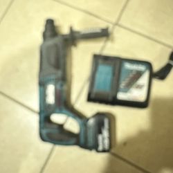 Makita Hammer Drill With Battery And Charger 