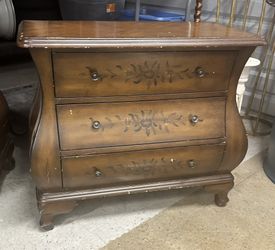 Pulaski Wood  Dressers 