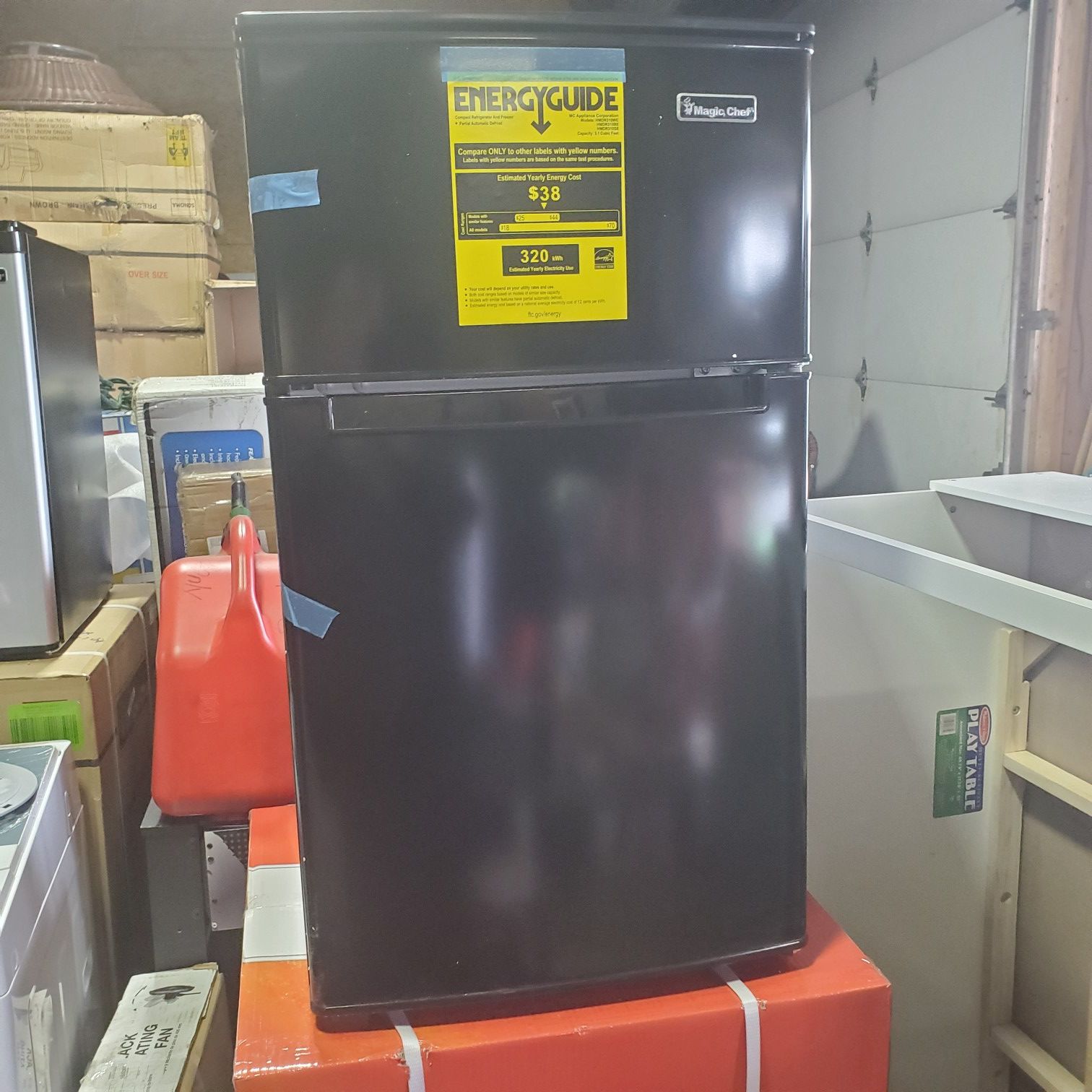 Magic chef 3.1 cu. ft. Mini Fridge in Black