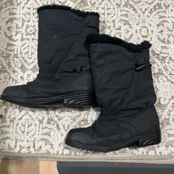 Women's Boots Size 8 