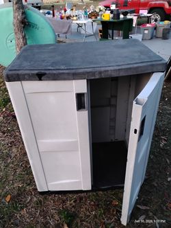 Rubbermaid Mini Storage Shed 