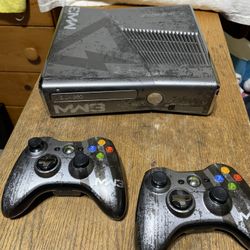Xbox 360 Modern Warfare 3 Console- 2 Controllers- Cables - 1TB HDD