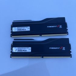 G.SKILL Trident Z5 RGB 64GB 6000 CL36 (2 x 32GB) 