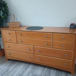 Beautiful Solid Wood Dresser & Nightstand