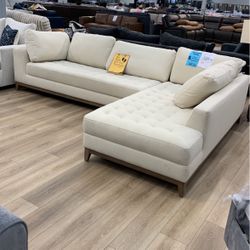 Bryor Fabric White Sectional 