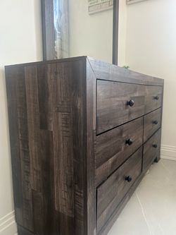 Dresser- 6 Drawer