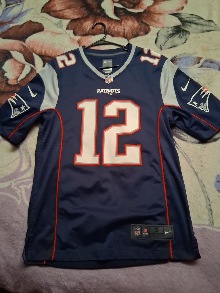 Tom Brady Patriots jersey Size: Mens Small