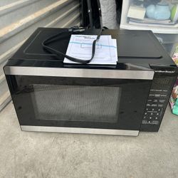 HAMILTON BEACH MICROWAVE (NEW)