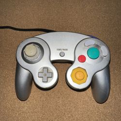 Silver Game Cube controller - Used