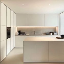 Custom Kitchen Cabinets 