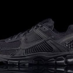 Nike Vomero 5