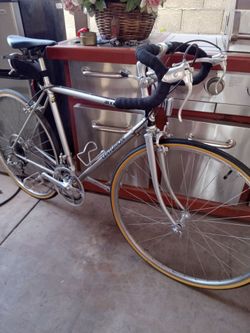 VINTAGE BIKE CENTURION ACCORDO TIRES SIZE 700C FRAME SIZE LARGER