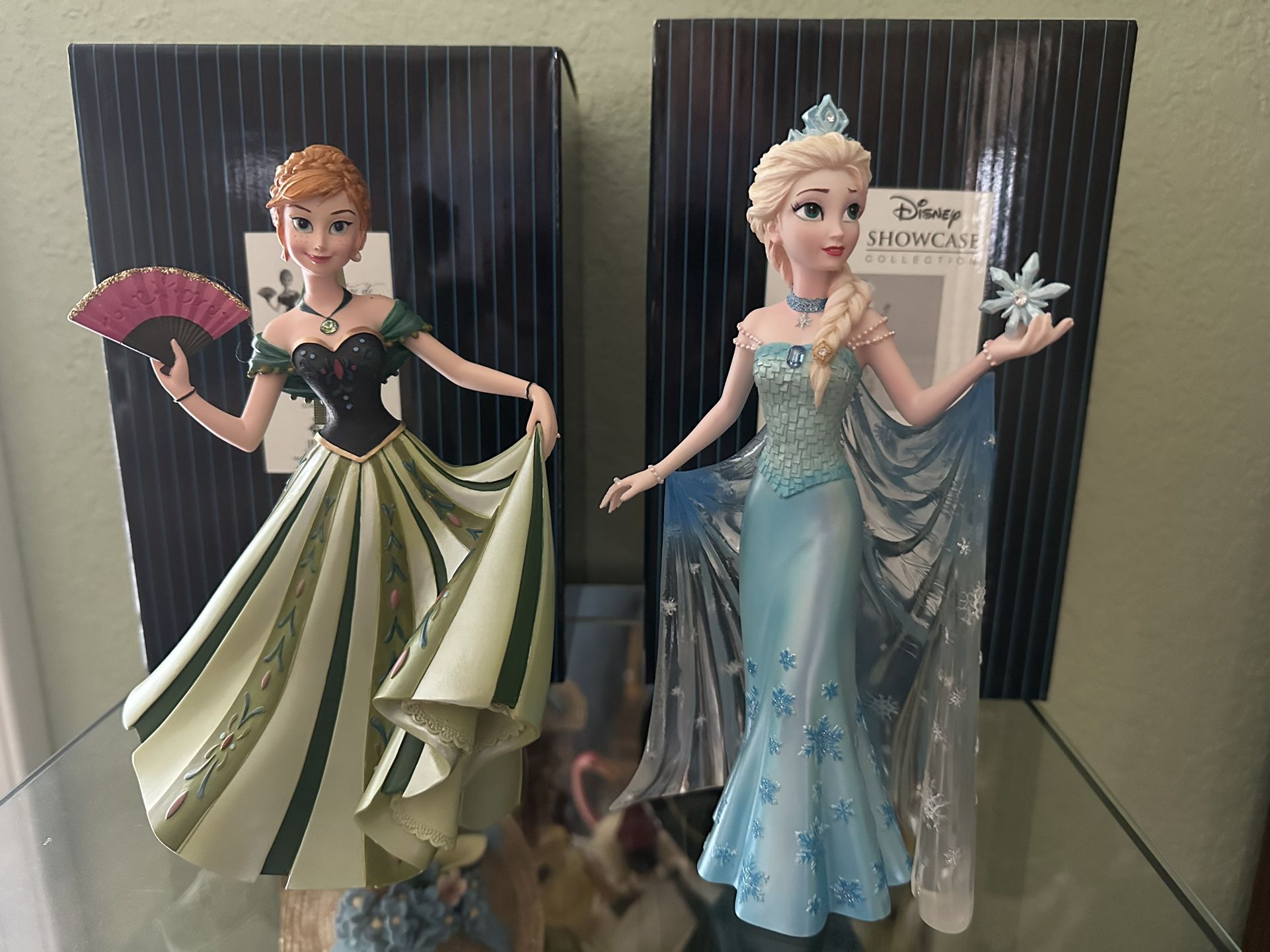 Disney Showcase Collection Anna And Elsa 