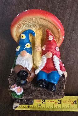 Garden gnome and mushroom
