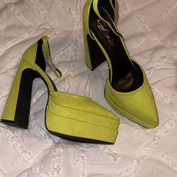 HIGH HEEL Size 7.5 NEW
