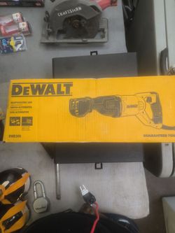 DeWalt DWE305 Reciprocating Saw