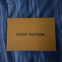 Lv card holder