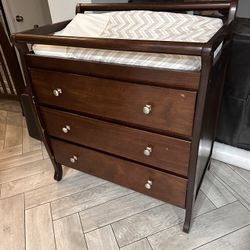 FREE Crib & Baby Changing Table w/ Drawers