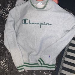 champion sweatshirt size S
