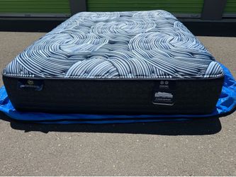 Brand new king size mattress king mattress Serta king mattress free delivery Serta perfect sleeper