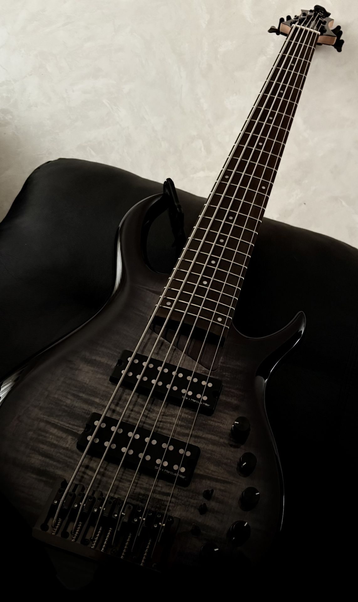 Sire M7-6 String Bass