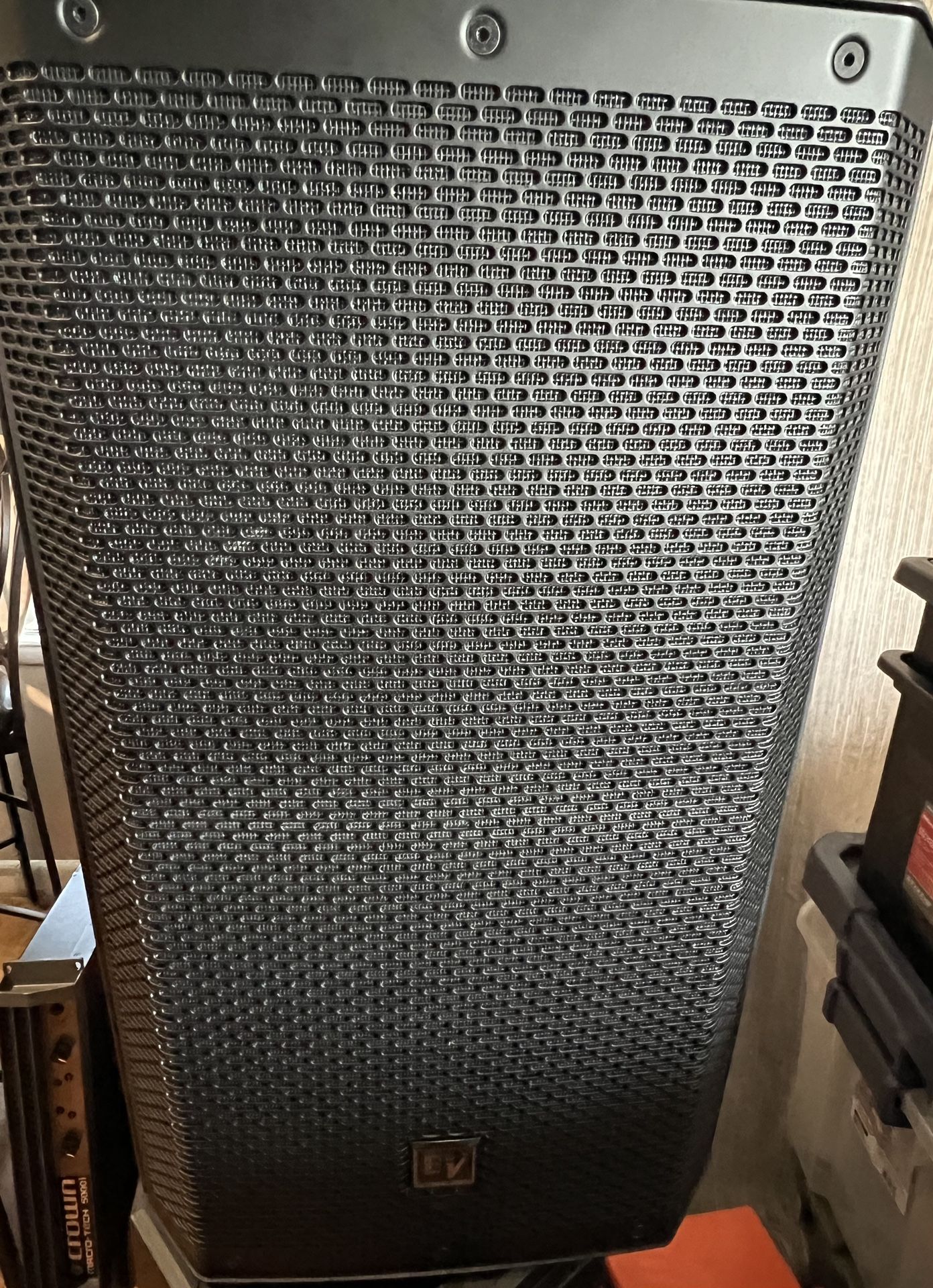 A Pair Of Used Mint Ev ZLX12p 12” Powered Speakers