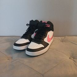 Nike Court Borough