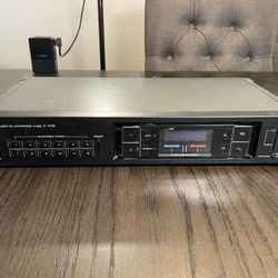 Vintage SanSui Quartz Synthesizer Tuner T-1110