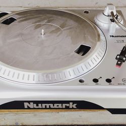 NuMark Turntable TT USB