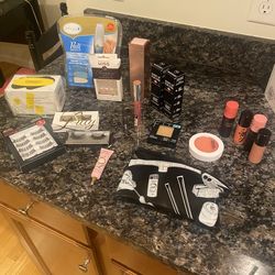 Makeup artist selling makeup and makeup tools