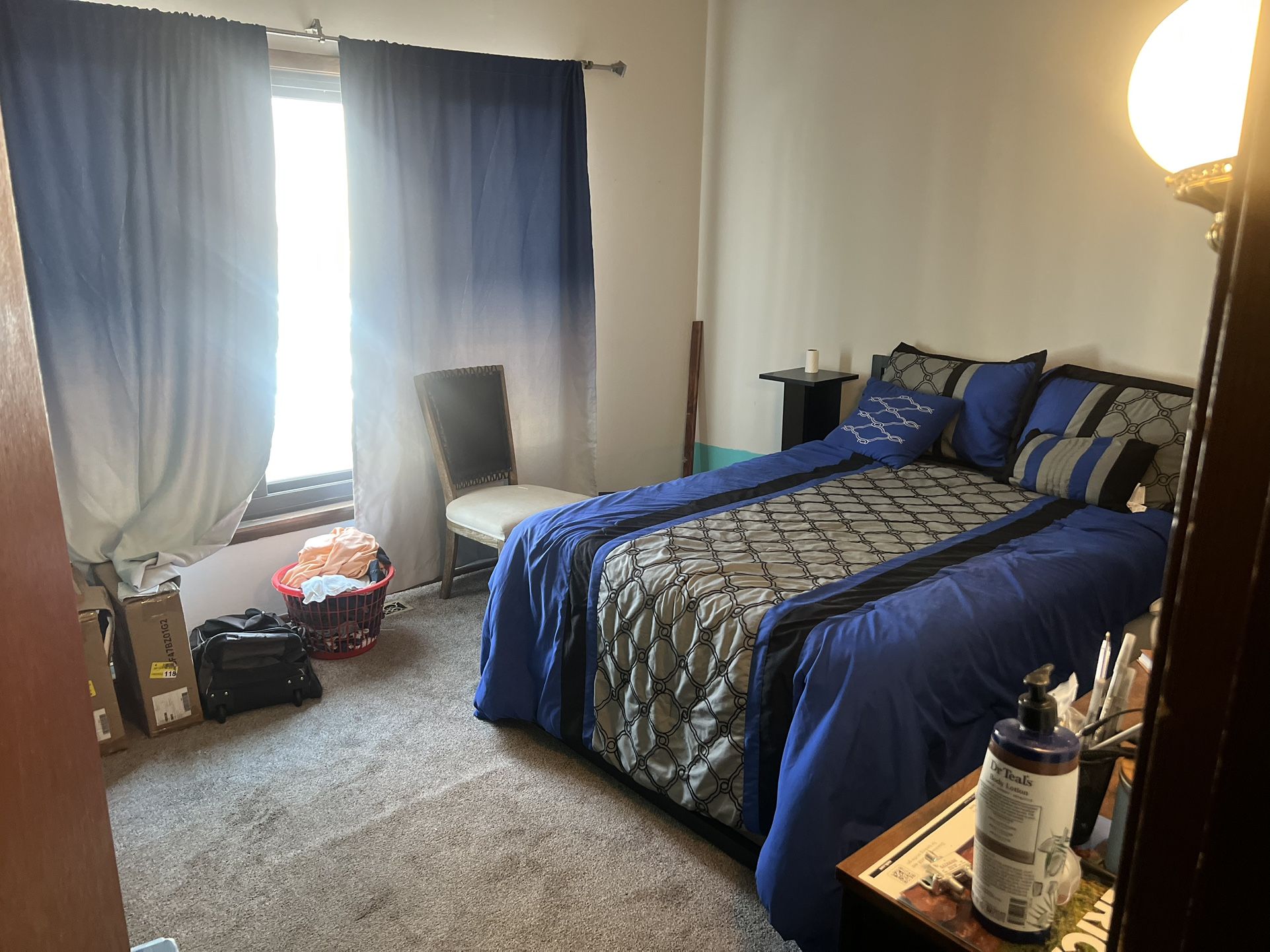 Sale 4/19 10 A-3P. Beds, Theatre Seating, Dining Table, Etc.