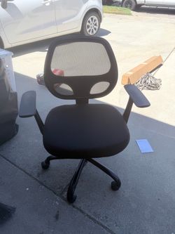 Black Mesh Back Office Chair with Armrests