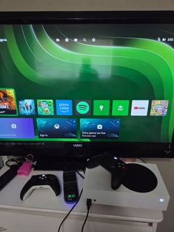 Xbox Series S 512gb with 2 controllers & charging dock