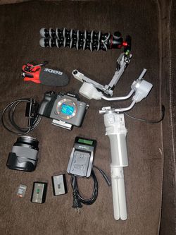 Sony Alpha Mirrorless Camera Kit with Gimbal
