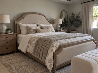 Queen Havertys bed frame