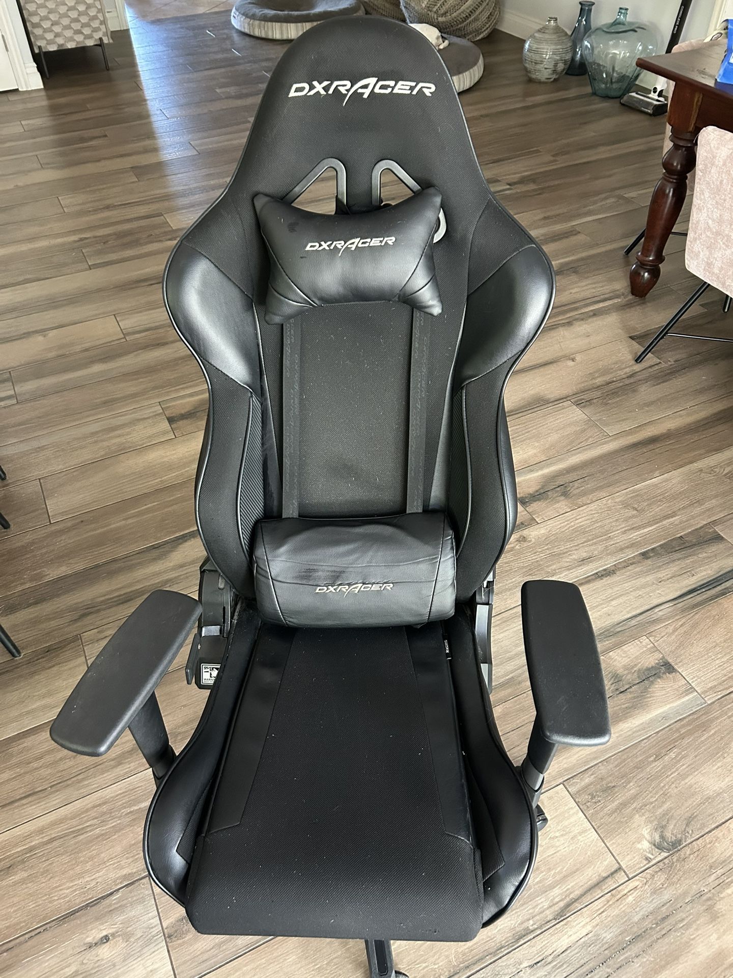 DXRacer Gaming Chair