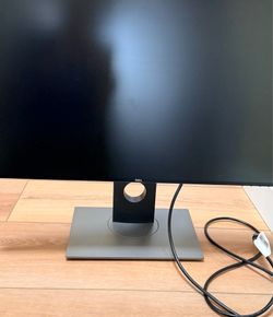 Dell UltraSharp 27-inch (2560x1440) Monitor