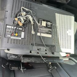 An LCD Tv 27inc