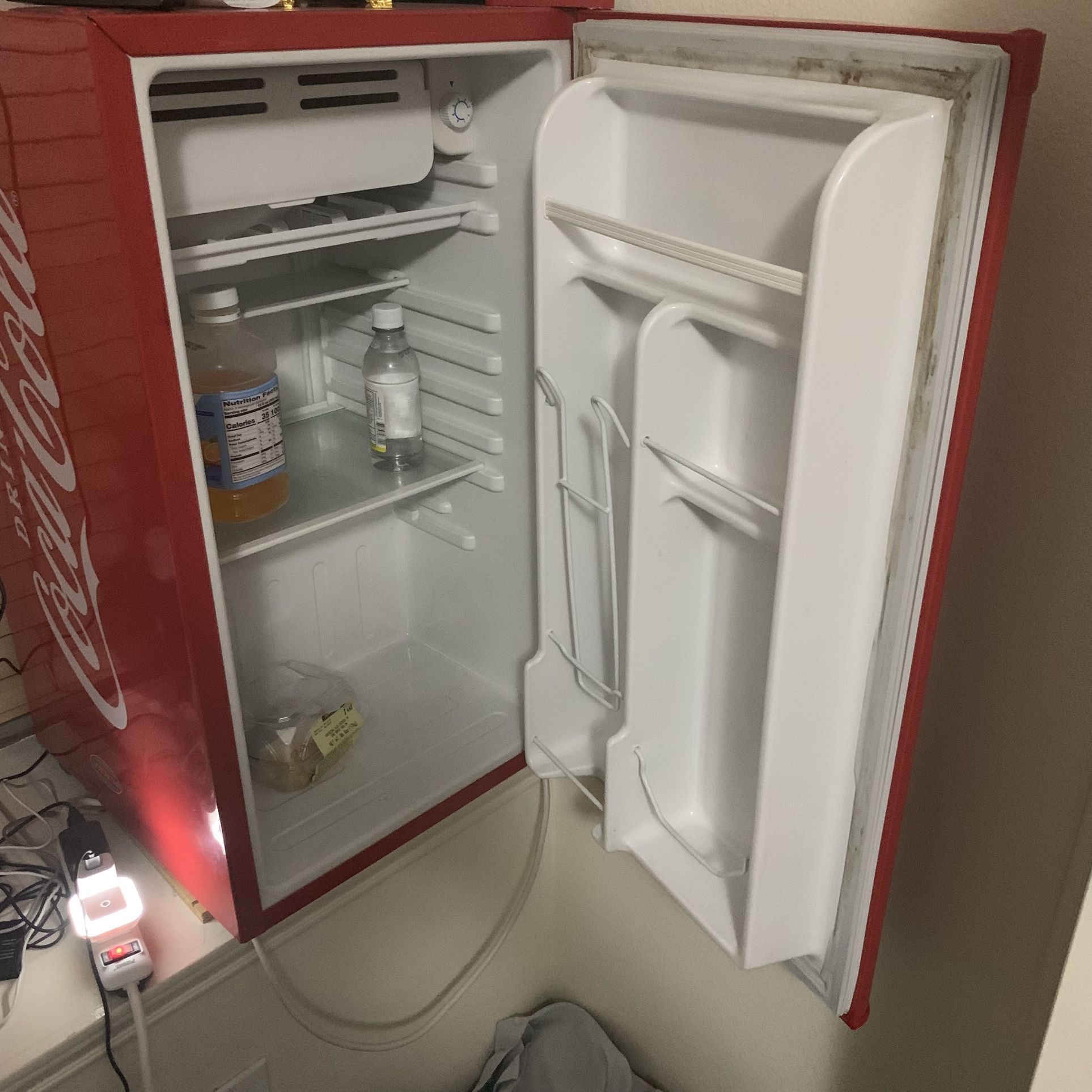 Mini Refrigerator Coca Cola for Sale in Addison, TX - OfferUp