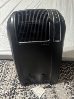"Lasko Digital Ceramic Space Heater (Auto Eco) - Excellent Condition"