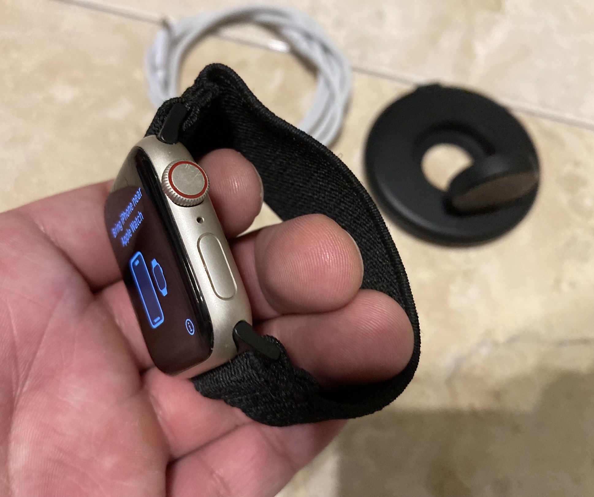 Apple Watch SE 2nd Gen GPS Cellular 40mm- Starlight
