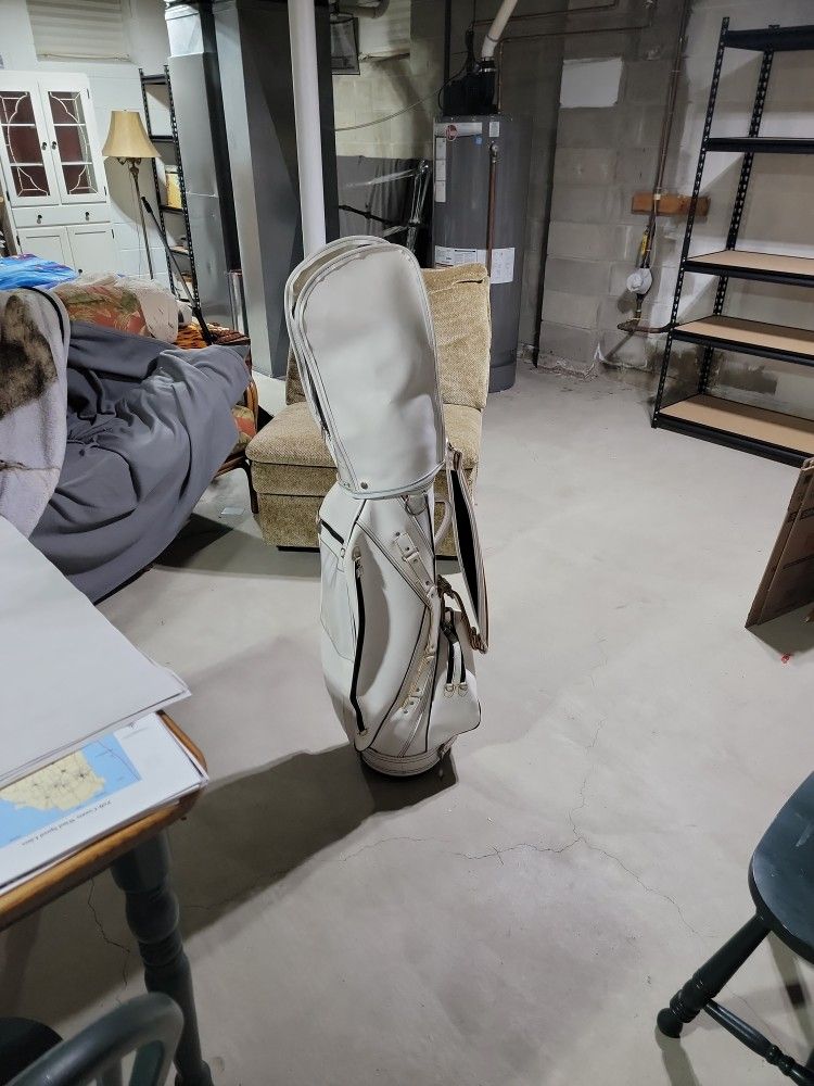 Fuzzy Zoeller Golf Clubs And Bag