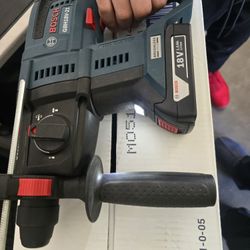 BOSCH HAMMER DRILL, NEW