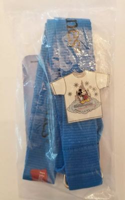 MIP Rare Walt Disney World 2008 Hanes Comfort Rewards Program Lanyard + 3D Pin