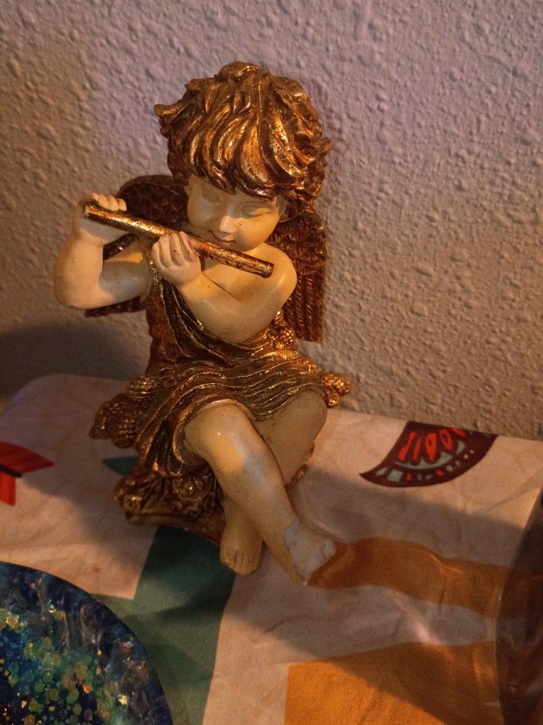 Household decor , Vintage Fan, Angel, Dolphin, Blown Glass Ashtray Or Soap Dish Love Picture Glass Case , Clover