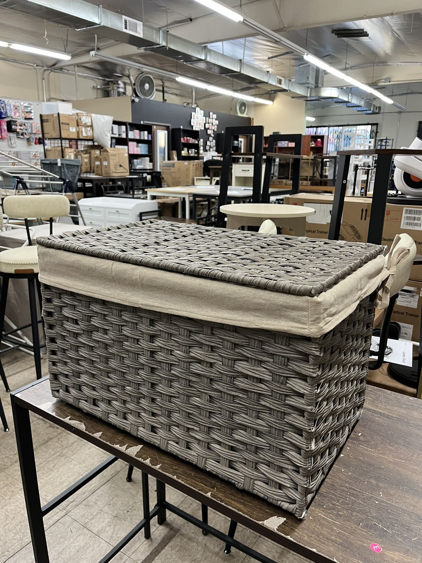 SONGMICS Storage Basket with Lid 17.2 Gallon (65L) Woven Blanket Storage Basket w/ Handles - Gray