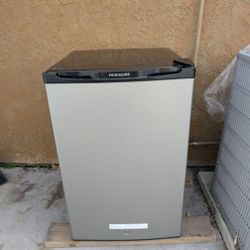 mini fridge - good working condition